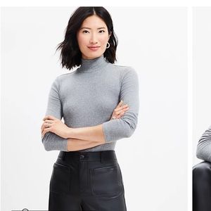 EUC LOFT Heathered Ribbed Mock Neck Top. Worn once